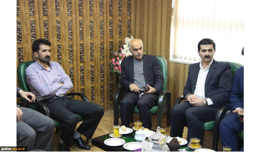 جلسه هماهنگی برای عقد تفاهم نامه آموزشکده شهید رجایی  لاهیجان با بانک تجارت98/07/08
 3