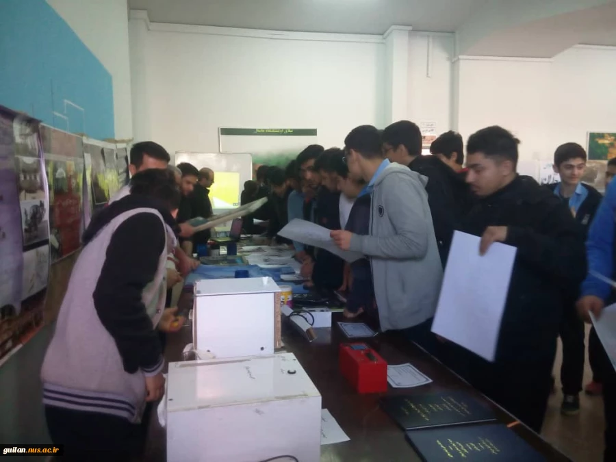 بازدید دانش آموزان هنرستانی از نمایشگاه آموزشکده لاهیجان -30آذر98 
 7