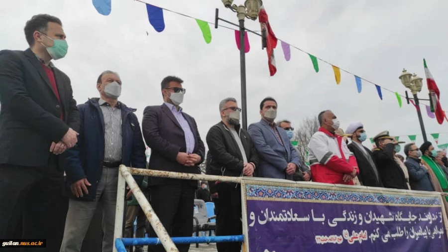 مراسم سالروز دوازده بهمن 1400 و گلزیزان مزار شهدای گمنام و رژه ناوگان نیروی دریایی بندر انزلی 13