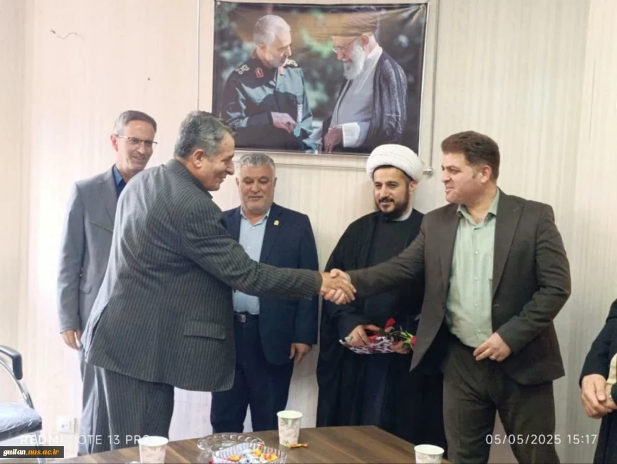 تجلیل از اساتید و همکاران آموزشی به مناسبت روز معلم و استاد 5