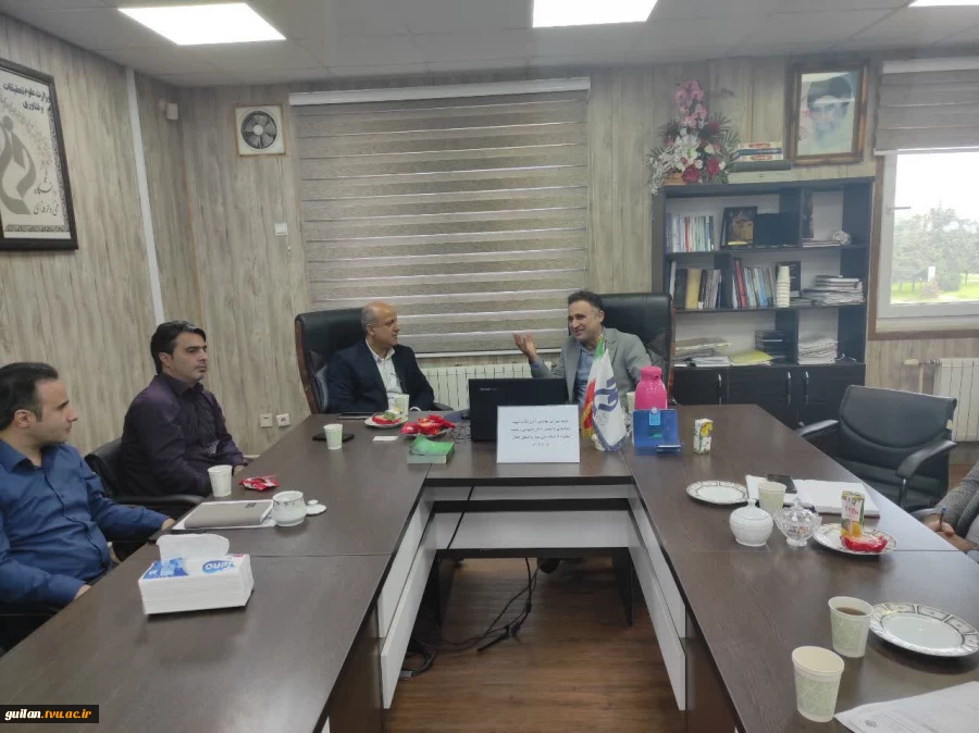 برگزاری جلسه شورای معاونین آموزشکده ملی مهارت بندر انزلی با حضور رییس واحد استانی
 4