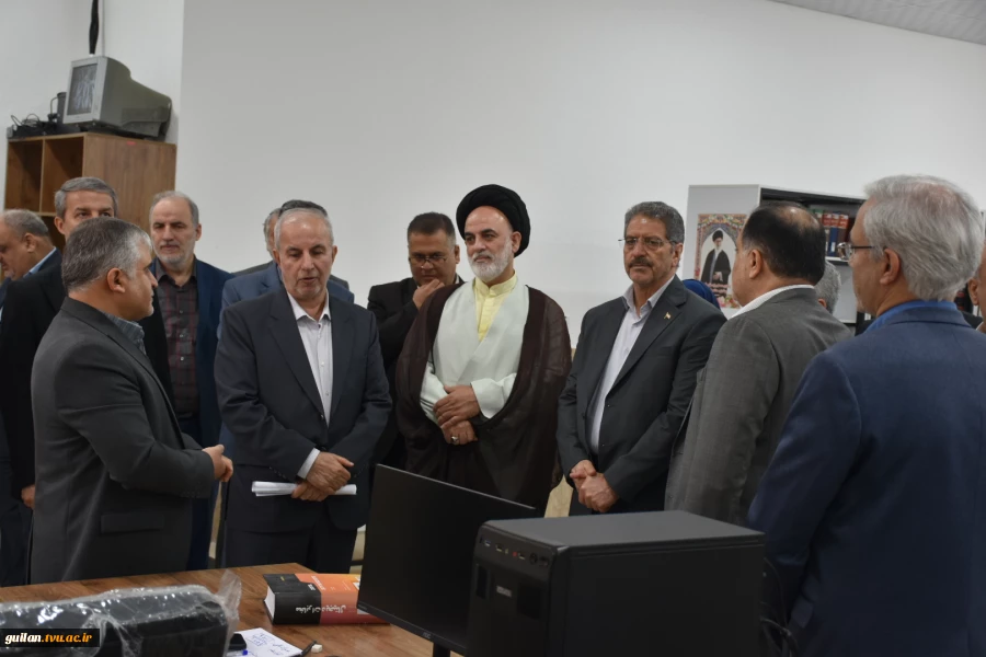 با حضور رئیس دانشگاه ملی مهارت و مسئولین استانی برگزار شد؛
آیین کلنگ‌زنی ساختمان‌های آموزشی و کارگاهی آموزشکده شهید چمران رشت 4