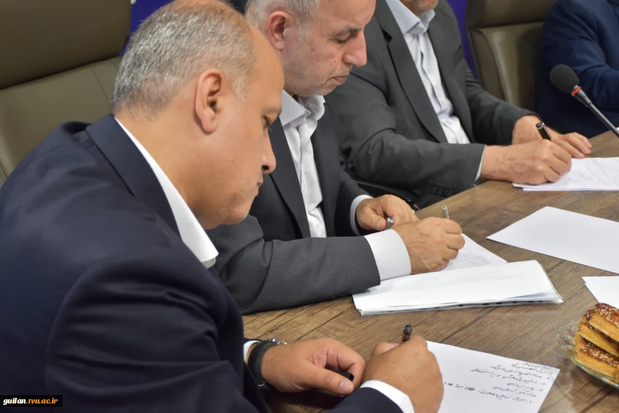 با حضور رئیس دانشگاه ملی مهارت و مسئولین استانی برگزار شد؛
آیین کلنگ‌زنی ساختمان‌های آموزشی و کارگاهی آموزشکده شهید چمران رشت 23