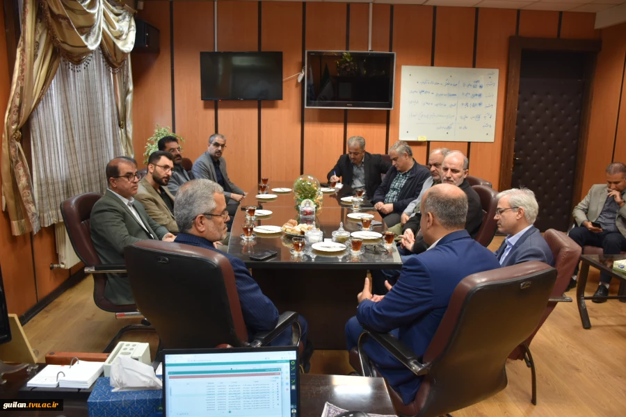 نشست هم اندیشی دکتر محمدرضا احمدی سنگری نماینده مردم شریف شهرستان رشت و خمام در مجلس شورای اسلامی با سرپرست دانشگاه ملی مهارت واحد استانی گیلان 11