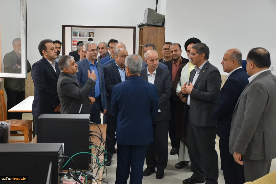 نشست پرسش و پاسخ دکتر زمانی با اعضا هیات علمی و غیر هیات علمی واحد استانی گیلان 4