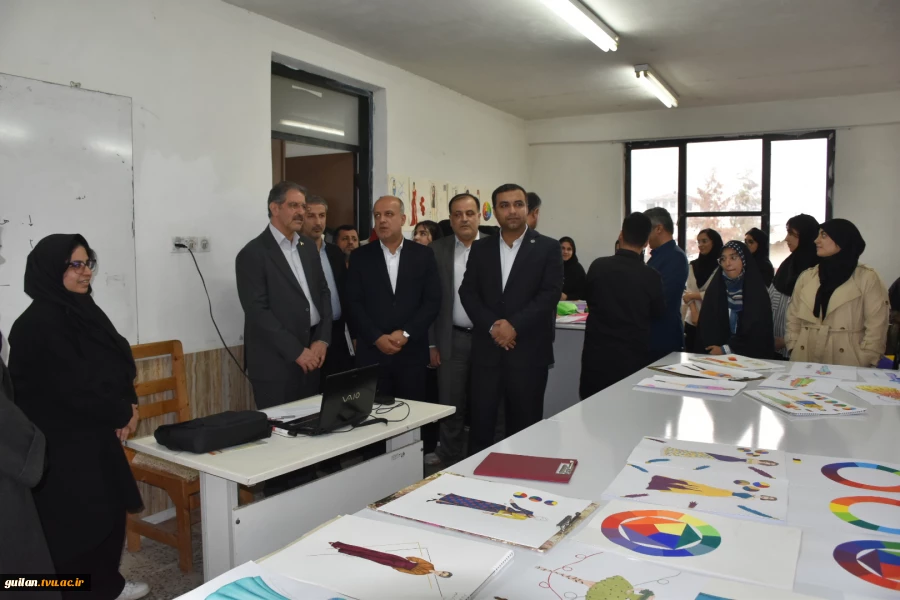 بازدید رئیس دانشگاه ملی مهارت از دانشکده صومعه سرا 9