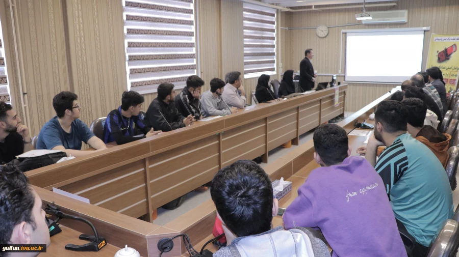 کارگاه آموزشی پیشگیری از حوادث ترافیکی و کمک های اولیه در تصادفات - آموزشکده ملی مهارت شهید رجایی لاهیجان 4