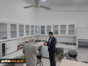 حضور خیّر خوشنام لاهیجانی ، آقای  دکتر حسین پورخصالیان درآموزشکده ملی مهارت شهید رجایی لاهیجان
 2