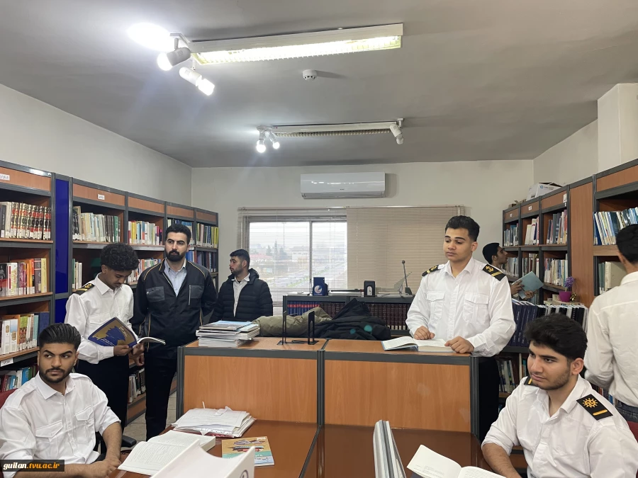 بازدید و عضویت دانشجویان نوورود آموزشکده ملی مهارت بندر انزلی در کتابخانه اداره کل بنادر و دریانوردی استان گیلان به مناسبت هفته پژوهش و روز دانشجو
 4