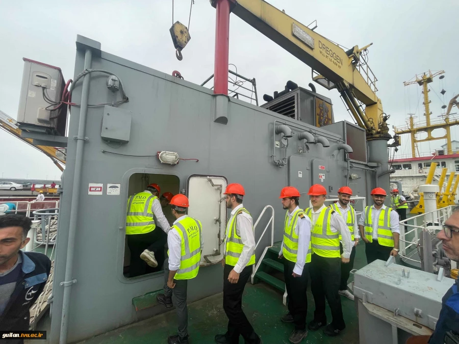 بازدید علمی دانشجویان کاردانی مکانیک موتورهای دریایی از لایروب هاپر ساکشن یاسین در مجتمع بندر انزلی به مناسبت هفته پژوهش و روز دانشجو
 8