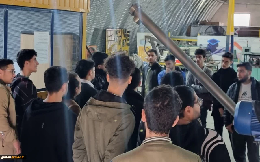 بازدید علمی دانشجویان کامپیوتر آموزشکده ملی مهارت بندرانزلی از دهکده نوآوری و فناوری فشتام
 7