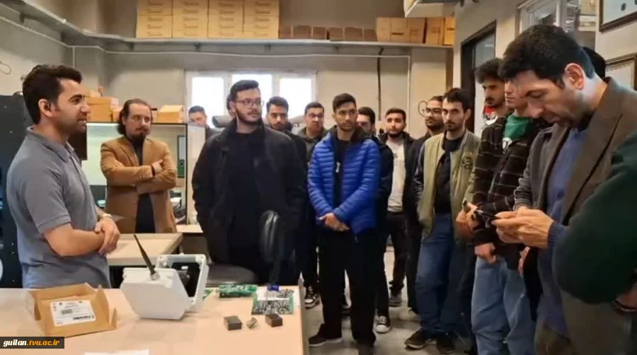 بازدید علمی دانشجویان کامپیوتر آموزشکده ملی مهارت بندرانزلی از دهکده نوآوری و فناوری فشتام
 9