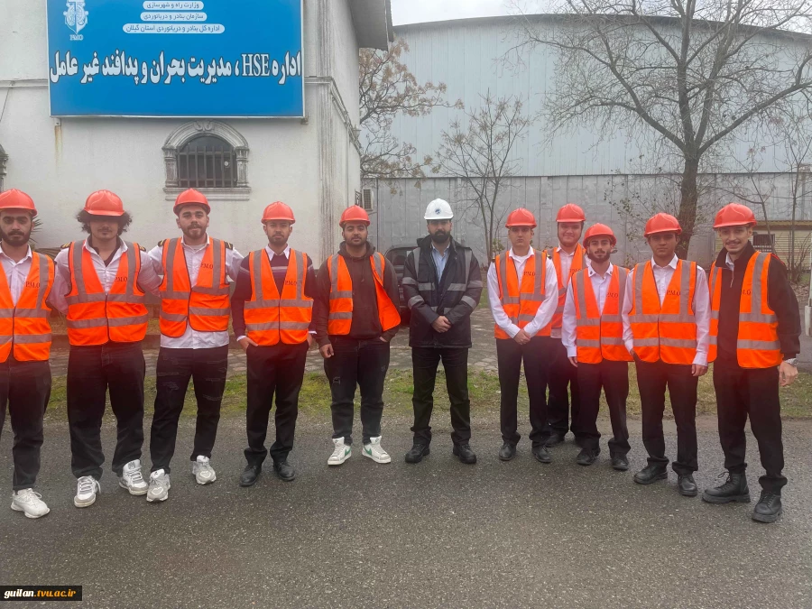 بازدید علمی دانشجویان ناوبری دانشکده ملی مهارت بندر انزلی از شناورهای یدک‌کش‌ بندر انزلی به مناسبت هفته پژوهش
 4