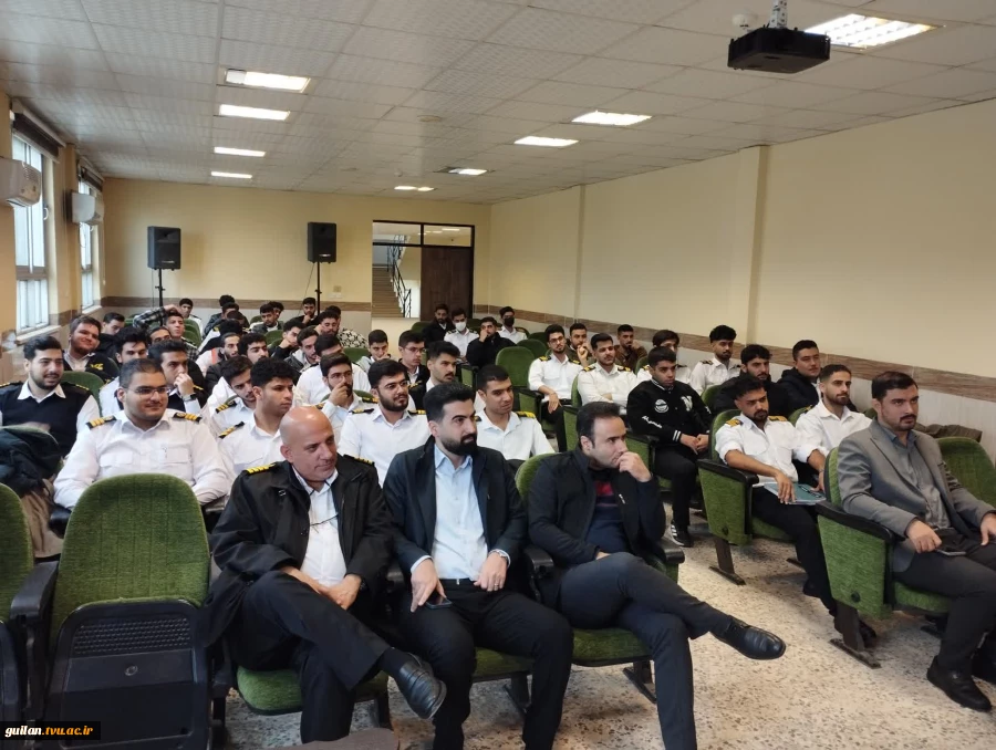 برگزاری کارگاه آموزشی «اصول بقا در دریا» ویژه دانشجویان ناوبری و مکانیک موتورهای دریایی به مناسبت هفته پژوهش و روز دانشجو
 4