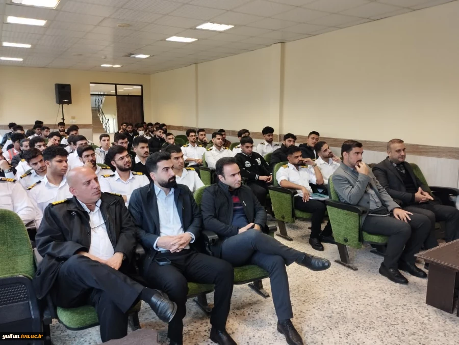 برگزاری کارگاه آموزشی «اصول بقا در دریا» ویژه دانشجویان ناوبری و مکانیک موتورهای دریایی به مناسبت هفته پژوهش و روز دانشجو
 6