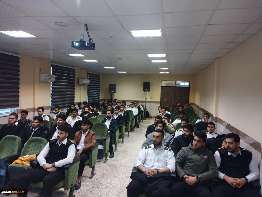 کارگاه آموزشی «آشنایی با Fire and Safety Plan شناورها» ویژه دانشجویان رشته‌های ناوبری و مکانیک موتورهای دریایی به مناسبت هفته پژوهش
 4