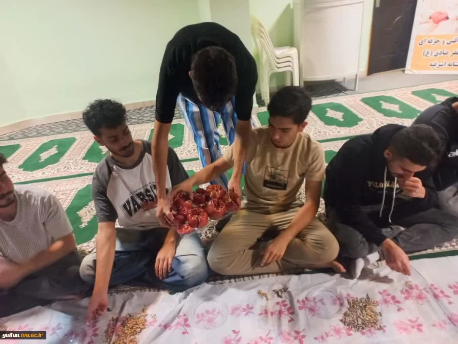 برگزاری شب یلدا ، با حضور ریاست و مسئولان حوزه دانشجویی و فرهنگی بهمراه برنامه های متنوع دانشجویی و اهدای جوایز

 2