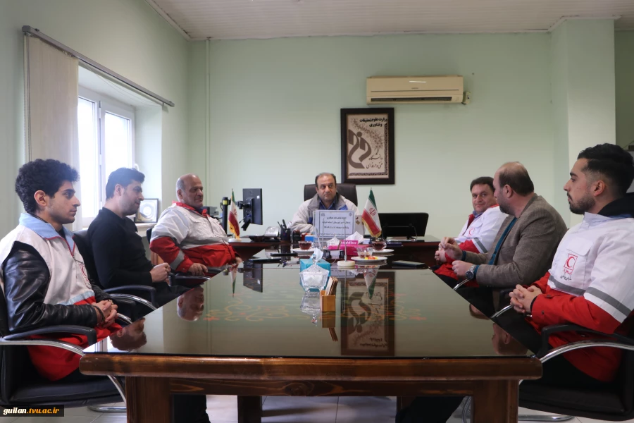 برگزاری جلسه وانعقاد تفاهم نامه همکاری بین کانون هلال احمر دانشگاه ملی مهارت آستانه اشرفیه وسازمان هلال احمر شهرستان آستانه اشرفیه 3