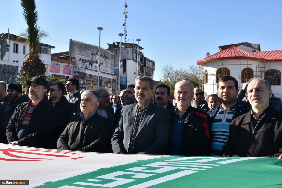 حضور دانشگاهیان دانشگاه ملی مهارت استان گیلان در گرامیداشت روز بصیرت و میثاق امت با ولایت مردم رشت 8