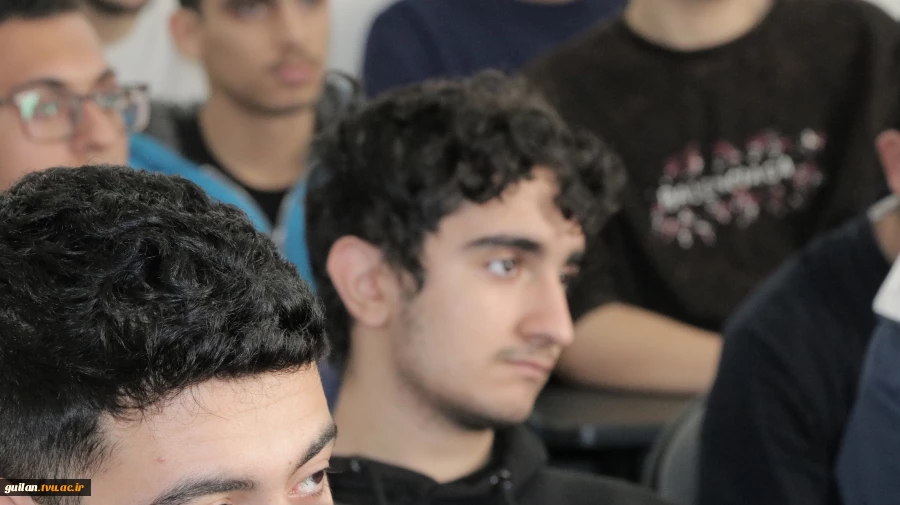 برگزاری سمینار «آشنایی با امکانات و فرآیندهای پارک علم و فناوری گیلان برای فناوران و استارت آپ ها» - آموزشکده ملی مهارت لاهیجان(شهید رجایی) آذر1404
 3