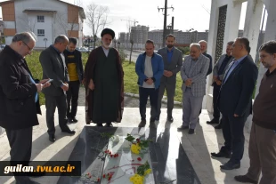 در آغازین روز دهه فجر انقلاب اسلامی:
تجدید میثاق دانشگاهیان دانشگاه ملی مهارت استان گیلان با امام و شهدا با ادای احترام به یادمان شهید خوشنام دفاع مقدس دانشکده شهید چمران 2