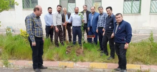 مراسم درختکاری با حضور ریاست آموزشکده ملی مهارت آستانه اشرفیه و همکاران برگزار گردید. 2