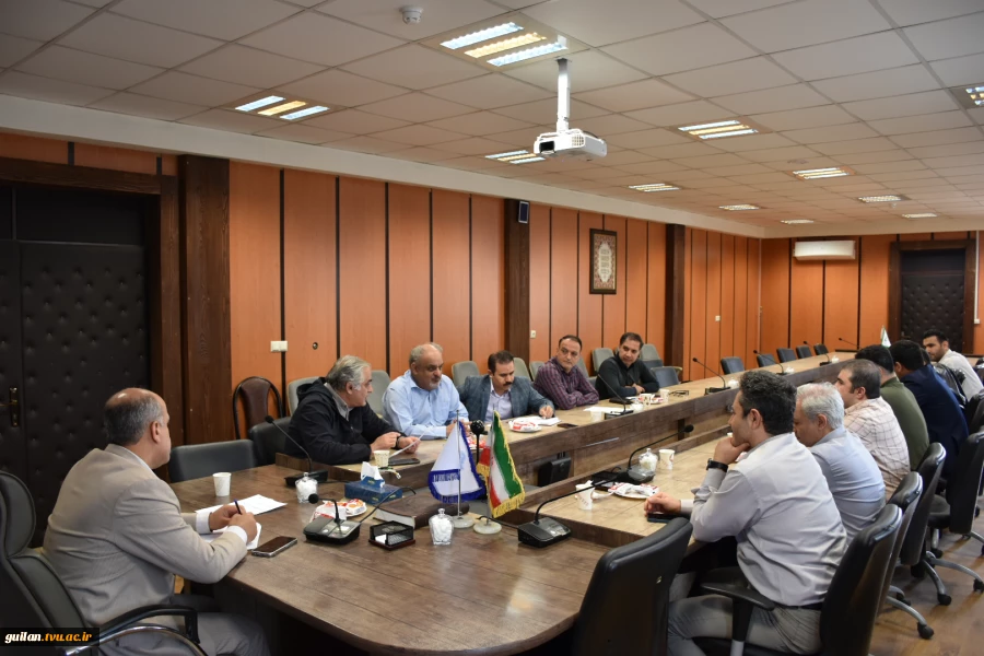 نشست هم اندیشی با اعضاء هیات علمی واحد استانی گیلان پیرامون اجرای آموزش های مکمل مهارتی آزاد و خاص و تخصصی دانشجویی 3