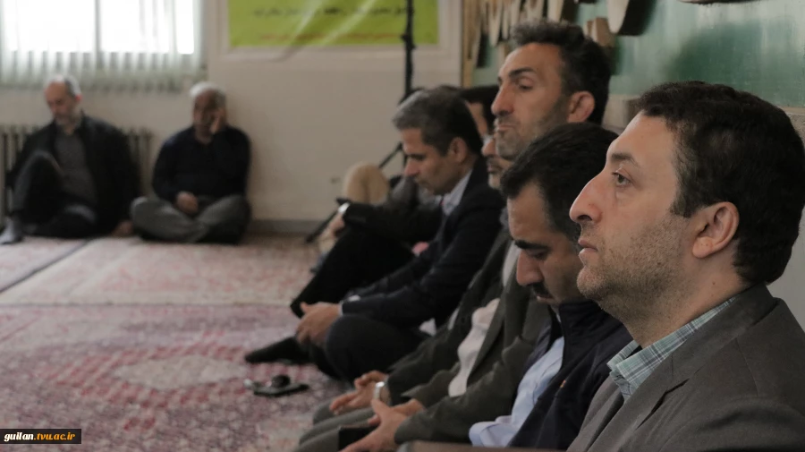 برگزاری مراسم پرفیض قرائت زیارت عاشورا در دهه مبارکه کرامت و بزرگداشت شهادت رهبر انقلاب ، فرماندهان و سایر شهدای ایران اسلامی در دانشگاه ملی مهارت واحد لاهیجان(شهید رجایی) 5