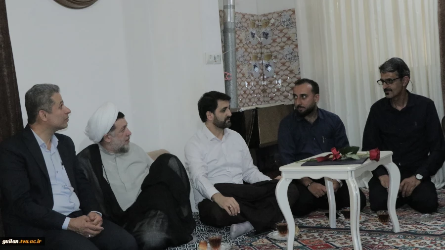 دیدار سرپرست و مسئولین دانشگاه ملی مهارت لاهیجان با خانواده شهید «عابدینی» و جانباز «حسن مهدی پور» 4