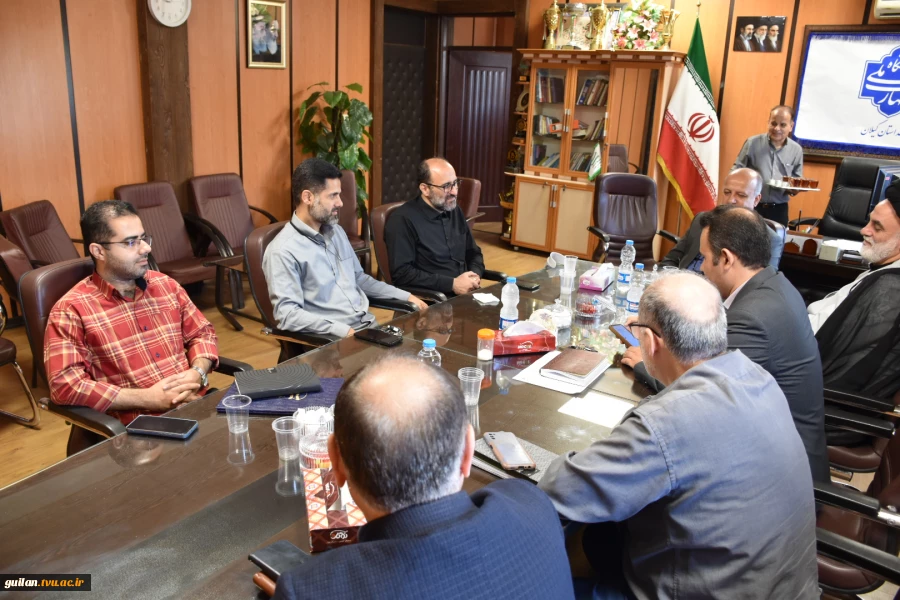 دیدار و نشست هم اندیشی رئیس بسیج اساتید مراکز آموزش عالی استان گیلان با رئیس دانشگاه ملی مهارت واحد استانی گیلان
 3